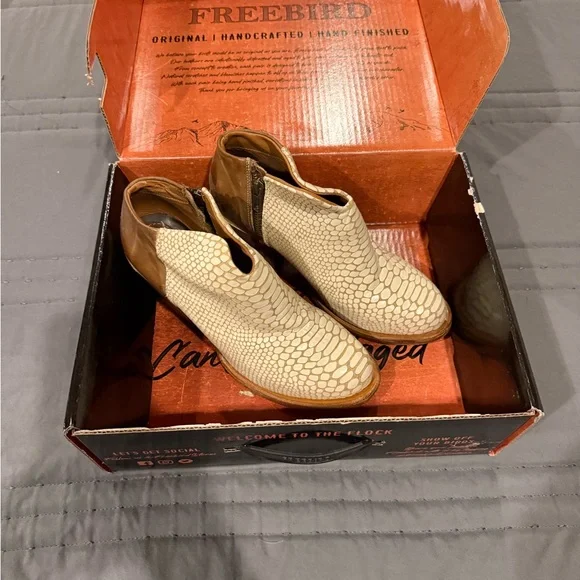 FREEBIRD by Steve Madden Detroit snake skin booties - Picture 3 of 7